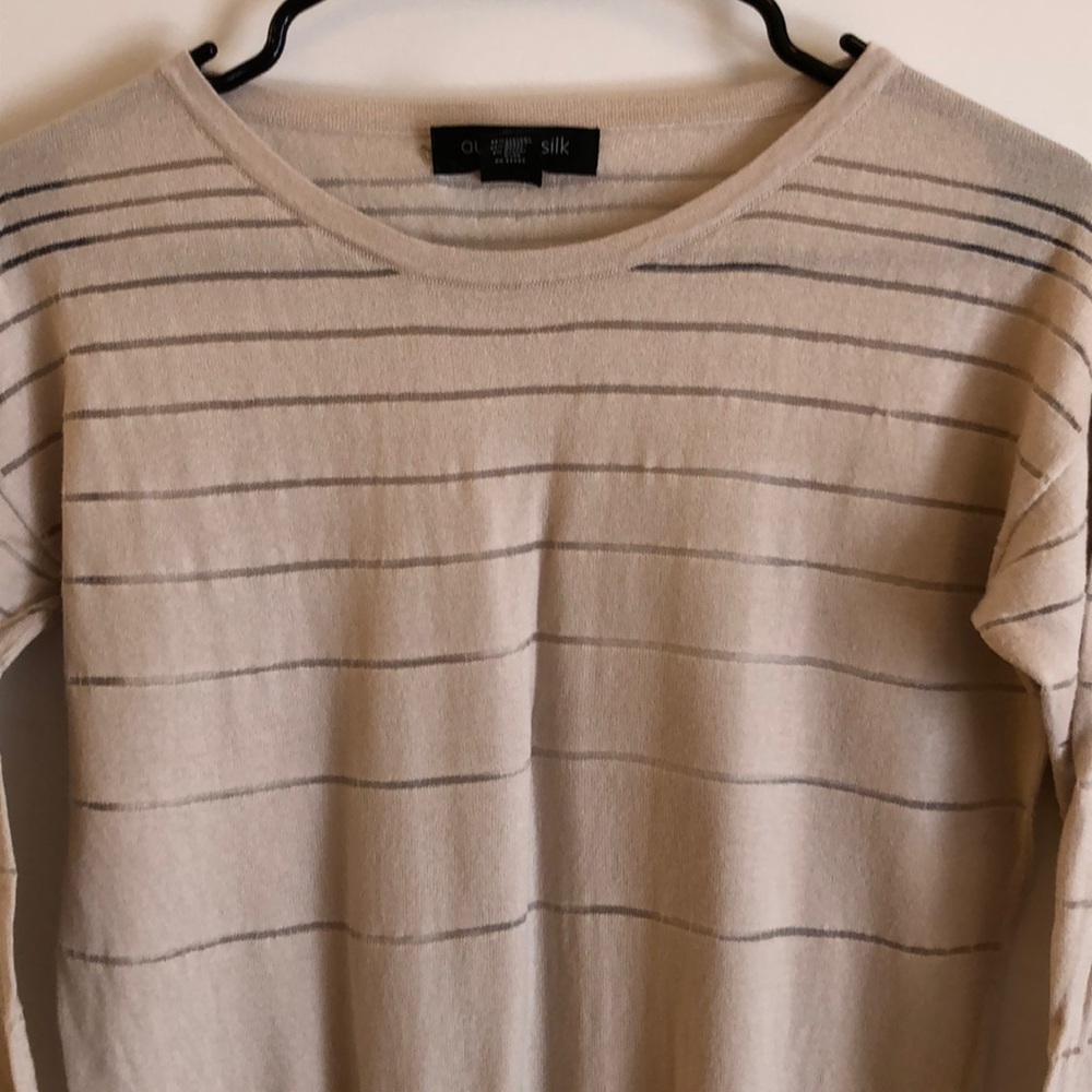 August Silk lightweight Sweater-Top